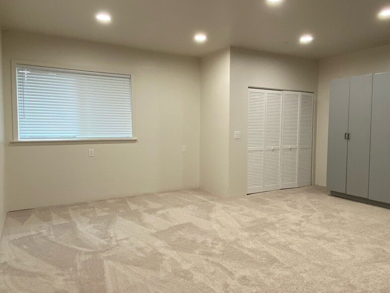 Building Photo - 13418 NE 136th Pl