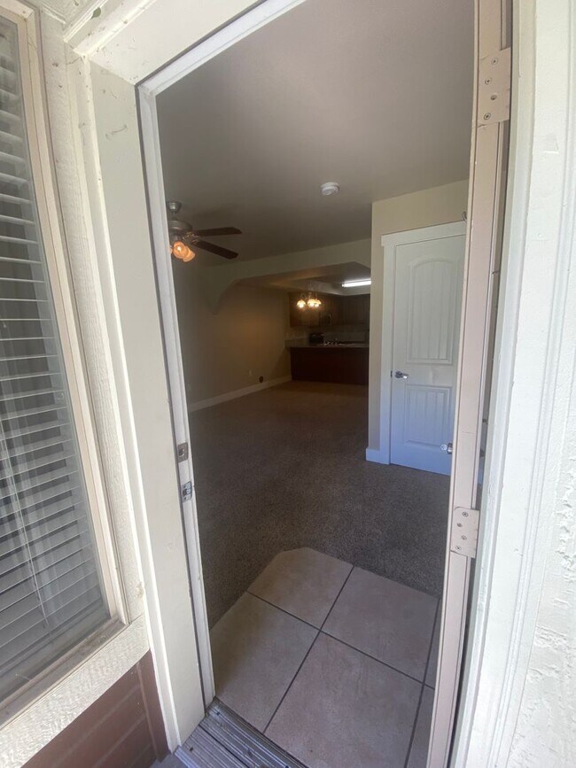 Building Photo - 9993 W Rosecroft Ct