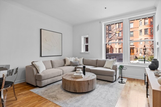 Building Photo - 416 Marlborough St