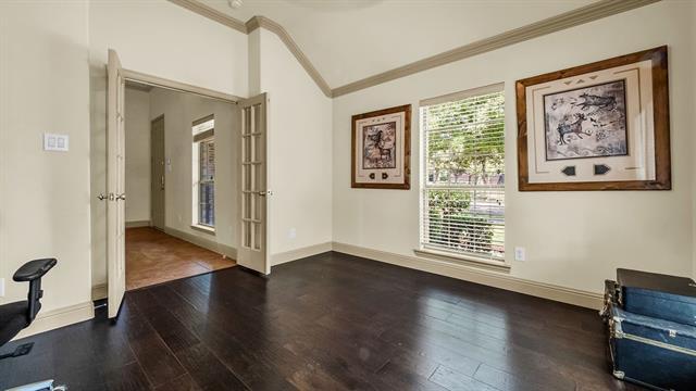 Building Photo - 881 Winchester Dr