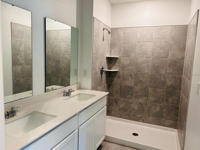 Building Photo - 649 Trotters Dr