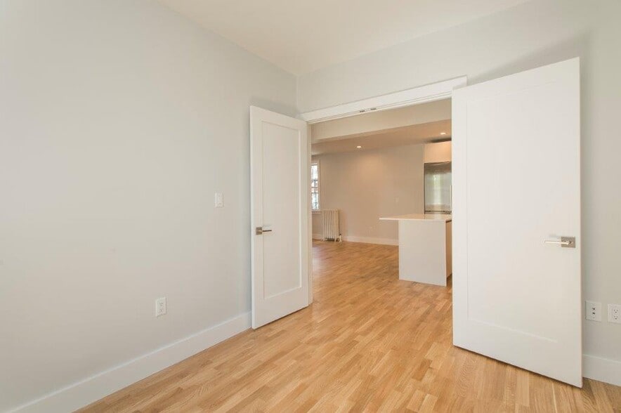 Building Photo - 136 Highland Ave