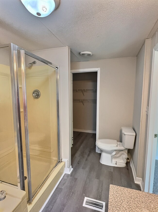 Building Photo - 953 Lucky Lane