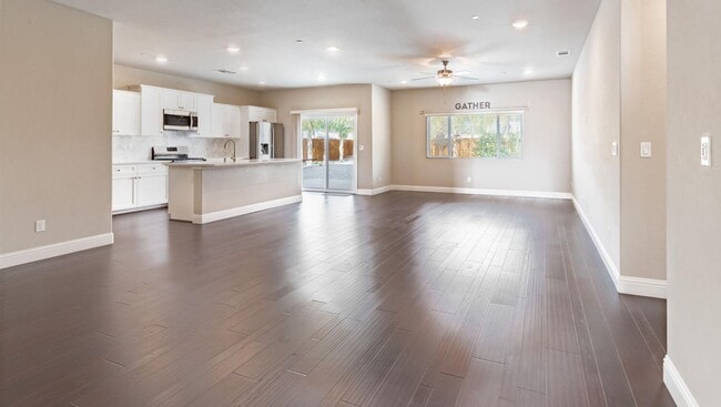 Building Photo - Loma Vista Home on 8800sf Lot for Lease