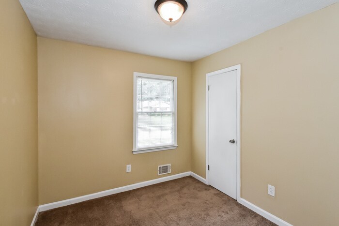 Building Photo - 4623 Hamlet Walk SE