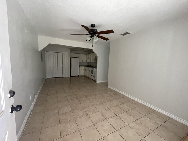 Building Photo - 3310 S Louisiana Ave