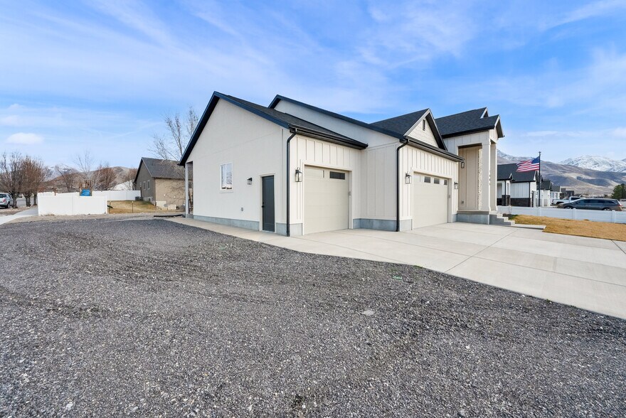 Building Photo - 1605 S 1100 W