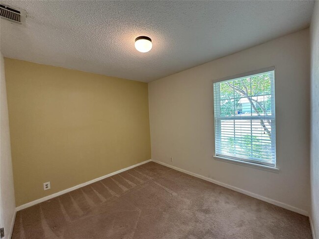 Building Photo - 5704 Cedardale Dr