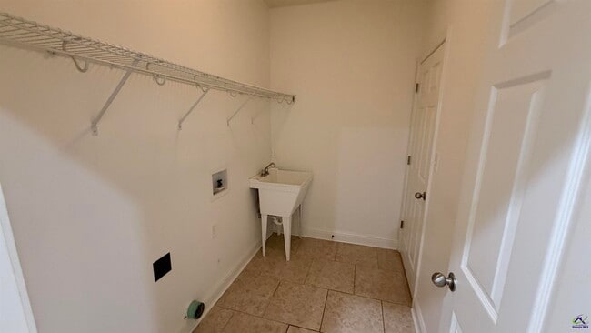 Building Photo - 104 Washington Place Drive