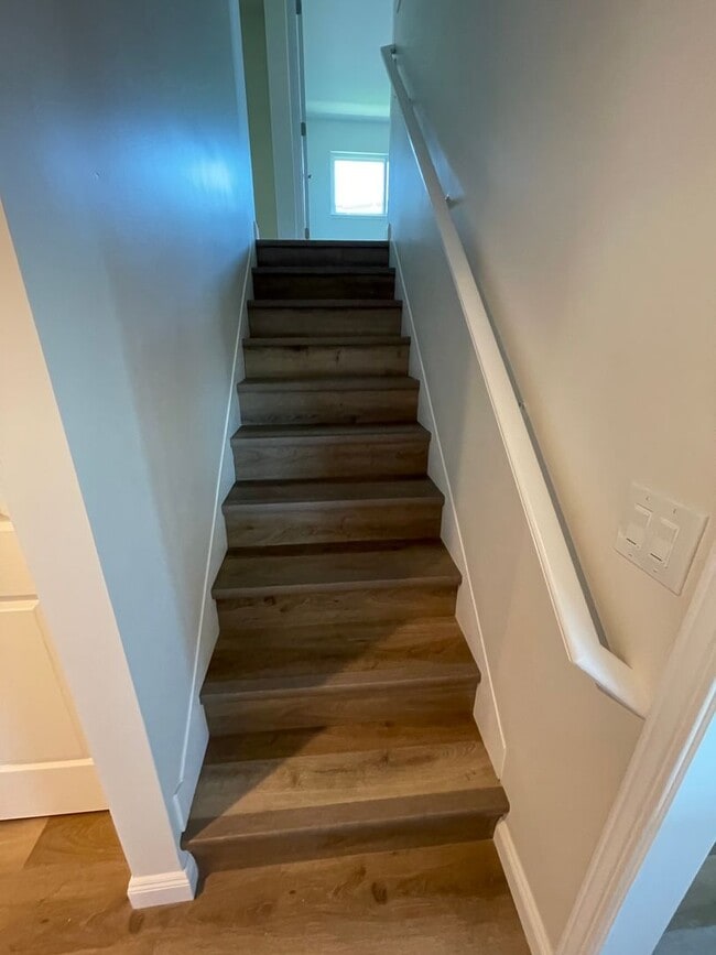 Building Photo - Newly Renovated 4 Bedroom Home with Views
