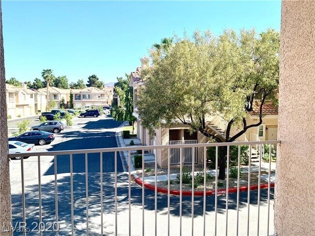 Building Photo - 251 S Green Valley Pkwy