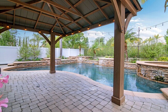 Building Photo - Forester Ranch Oasis!