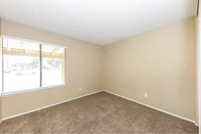 Building Photo - 8770 Buckeye Ct