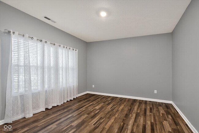 Building Photo - 6607 Laurelwood Dr