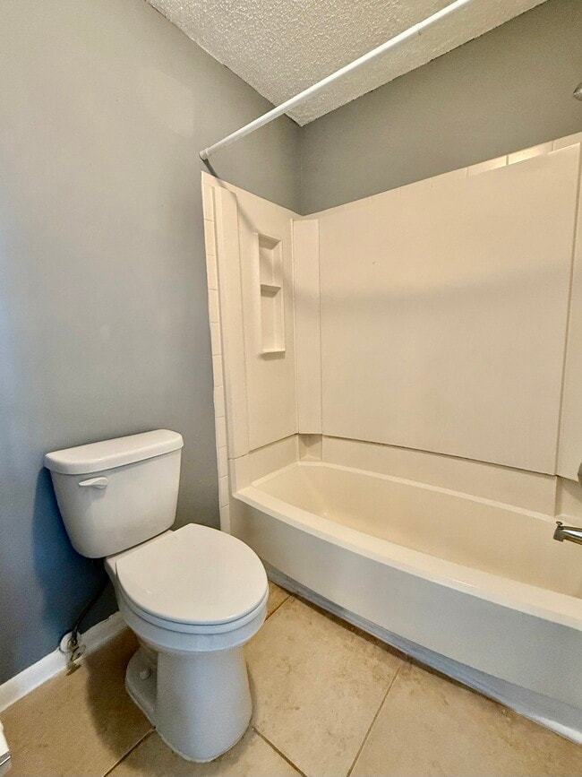Building Photo - 455 Alt 19