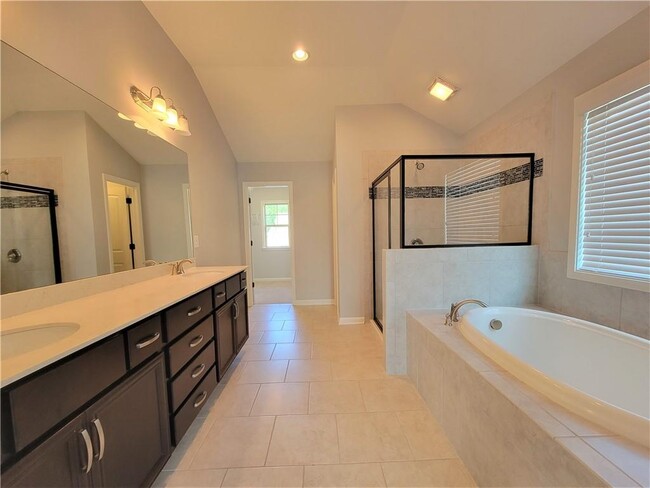 Building Photo - 3218 Leyden Ct