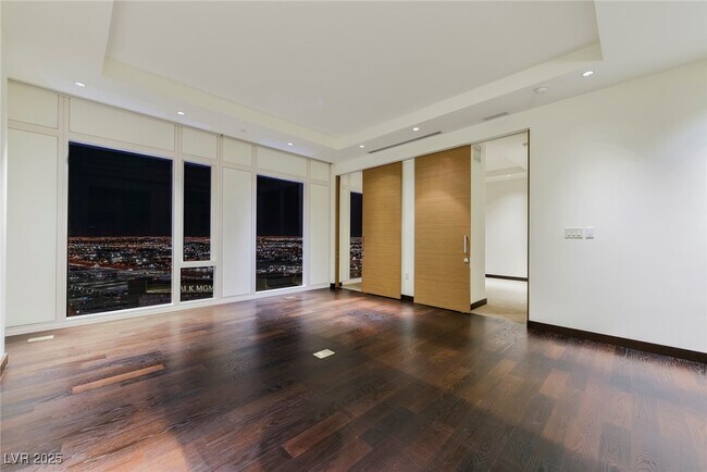 Primary Photo - 3750 S Las Vegas Blvd