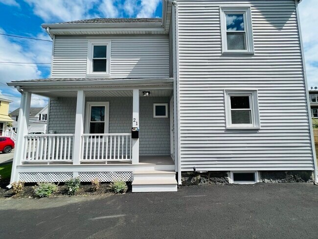 Building Photo - 21-23 Caledonia Ave