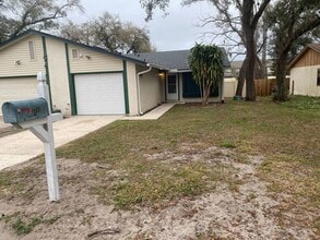 Building Photo - 2 Bedroom 1 Bath Duplex in Winter Park for RENT!