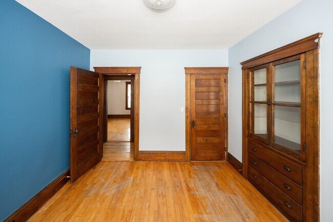 Building Photo - 15 Boxford St