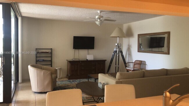 Building Photo - 2025 Lavers Cir