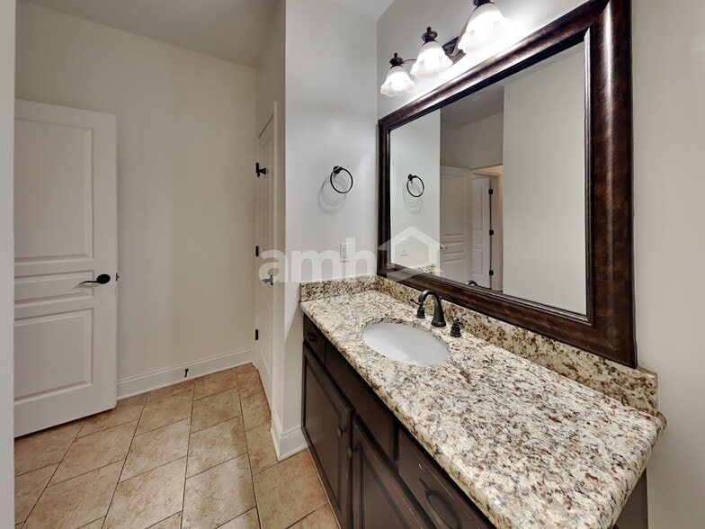 Building Photo - 1030 Spring Creek Dr