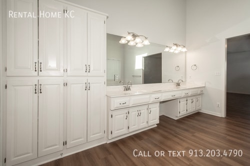 Building Photo - 18880 W 116th St