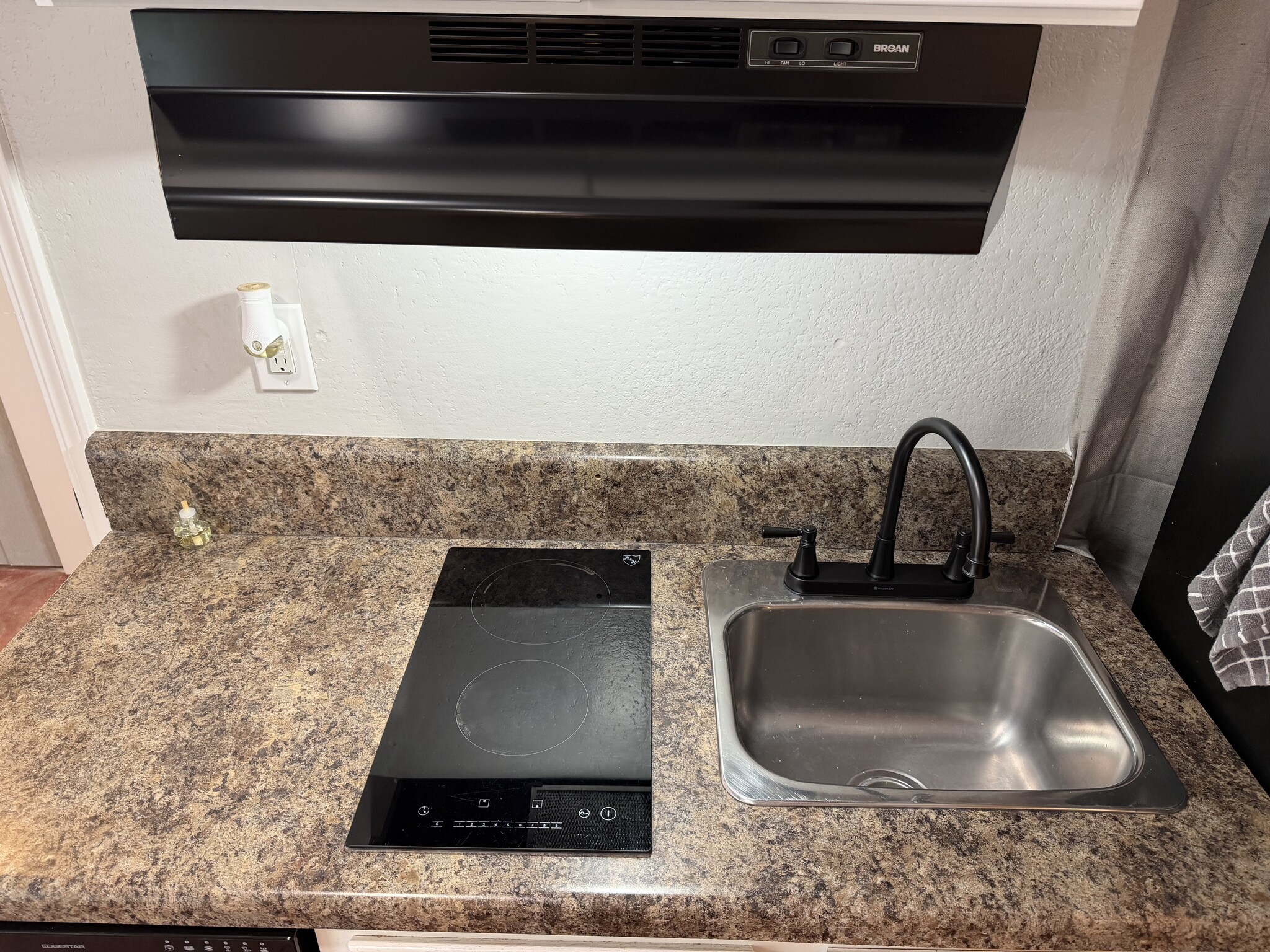 Building Photo - 12609 Cowboy Ln