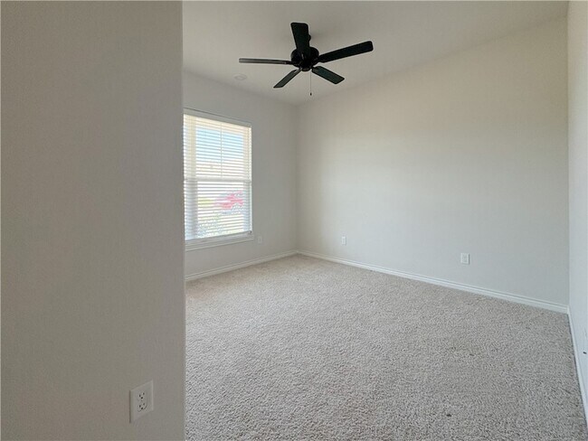 Building Photo - 5930 Eldora Dr