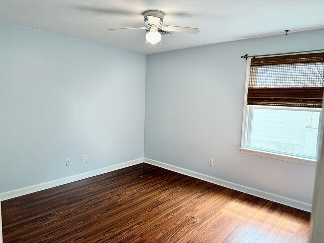 Building Photo - Ready NOW!!!! 2-Bedroom Condo In Ghent! Re...