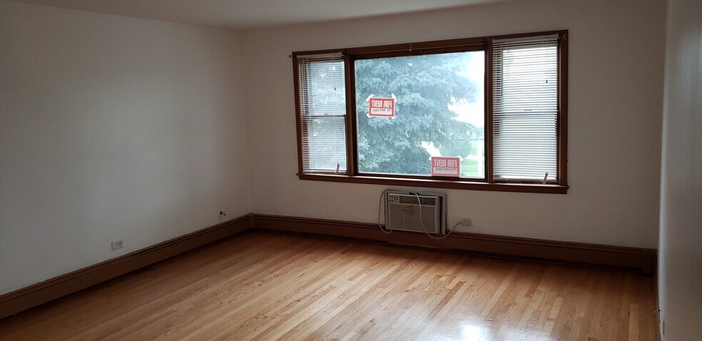 Building Photo - 724 W 138th St