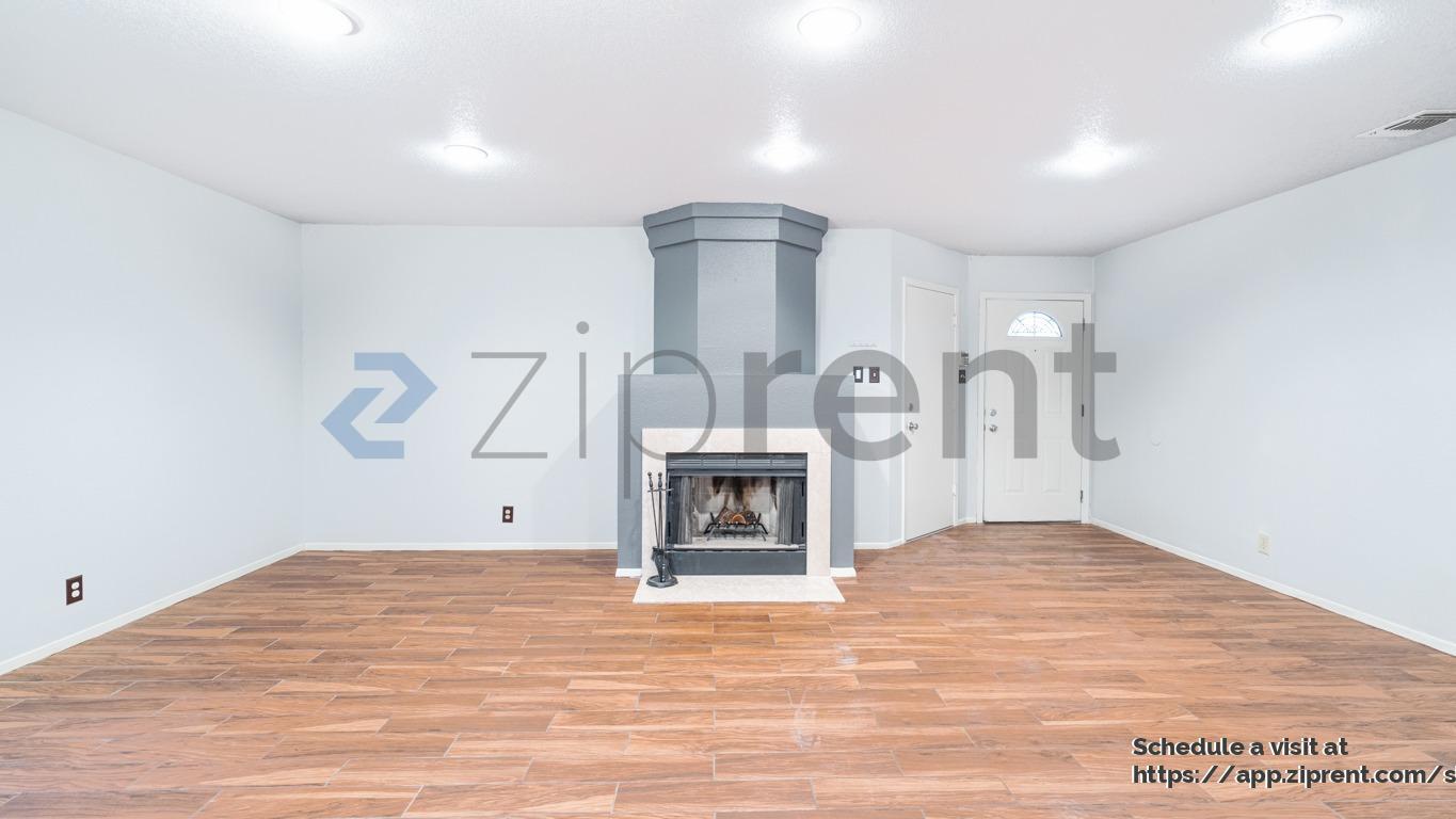 Building Photo - 9015 Jean Verte