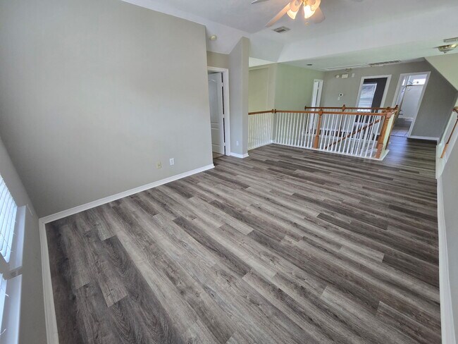 Building Photo - 2126 Blue Water Bay Dr