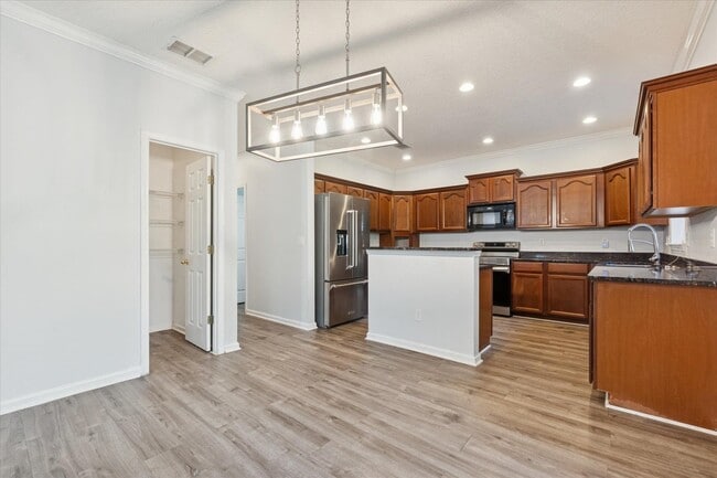 Building Photo - 140 Corral Cir