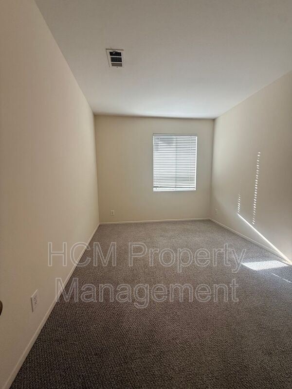 Building Photo - 2352 Sunningdale Dr