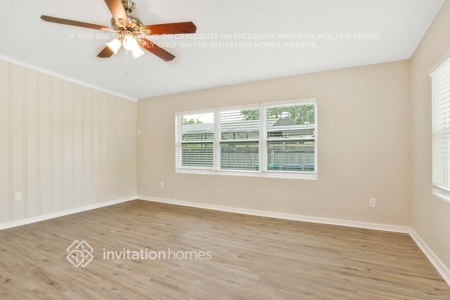 Building Photo - 1726 Diamond Dr