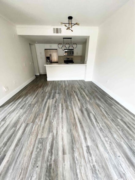 Building Photo - 15287 Maturin Dr