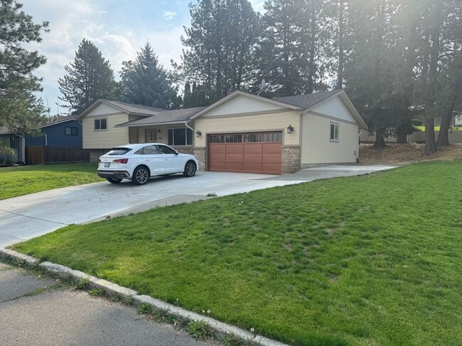 Building Photo - HANGMAN VALLEY 4 BEDROOM HOME