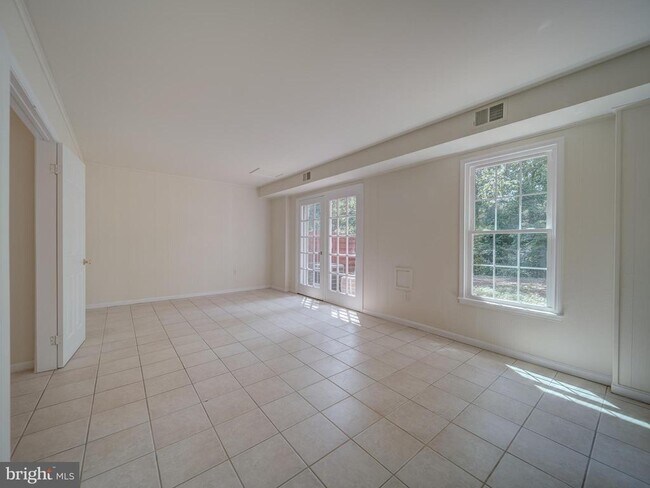 Building Photo - 13186 Putnam Cir