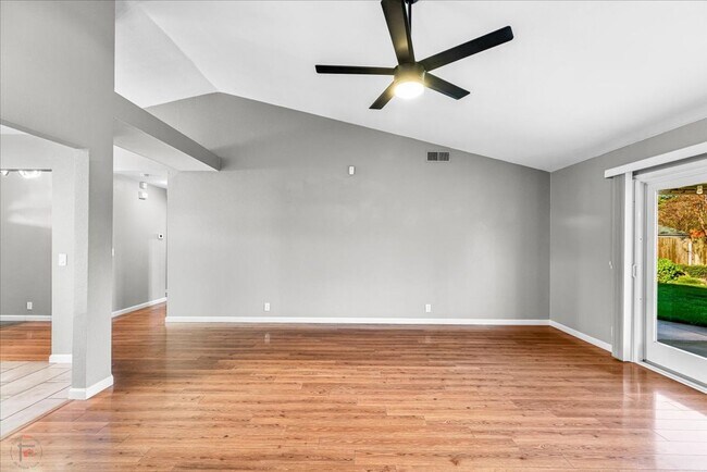 Building Photo - Lovely 3 Bedroom/2 Bath Home Located in Lodi Ca