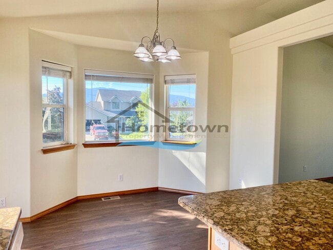 Building Photo - Beautiful 4 Bed 2 Bath Home on Corner Lot ...
