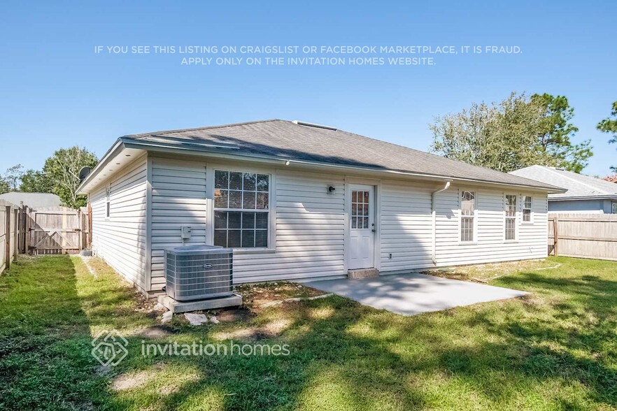 Building Photo - 7761 Pikes Peak Dr