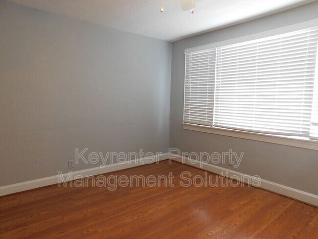 Building Photo - 811 E Beverley St