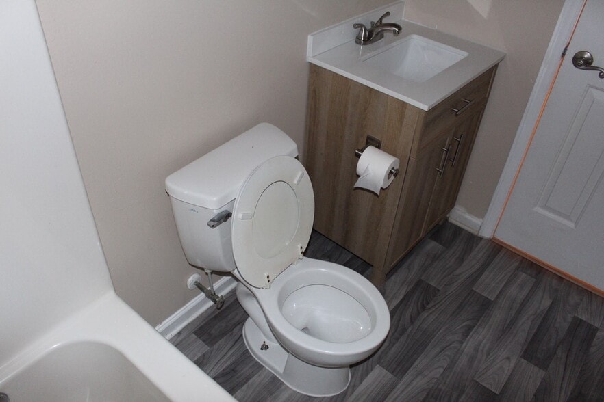 Building Photo - 7312 Brighton Village Dr