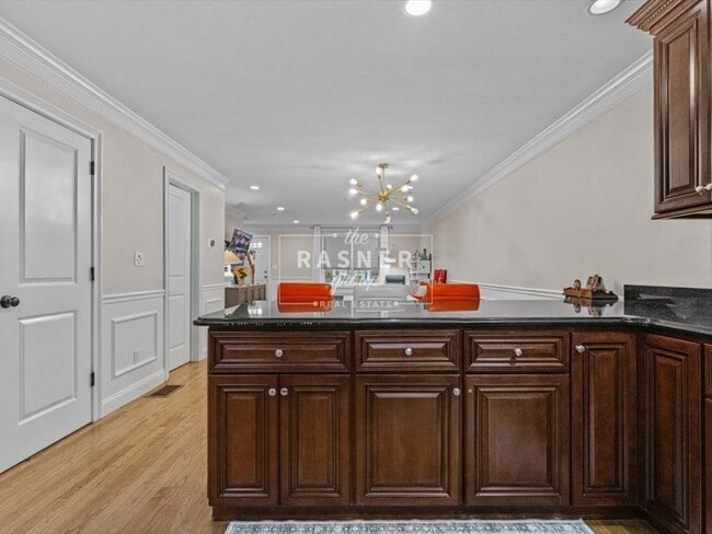 Building Photo - 17 Beacon St