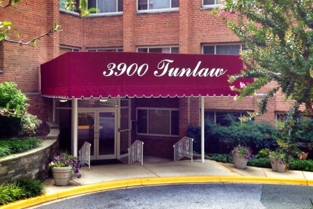 Primary Photo - 3900 Tunlaw Rd NW