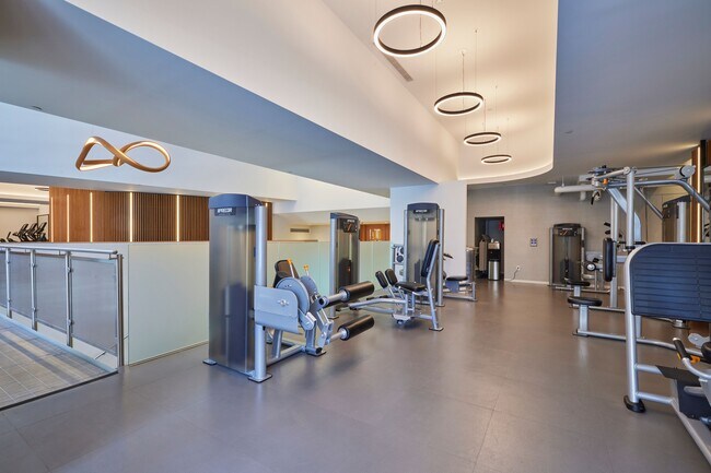 Building Photo - 15 W 53rd St