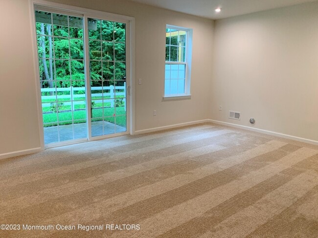 Building Photo - 302 Arose Ln