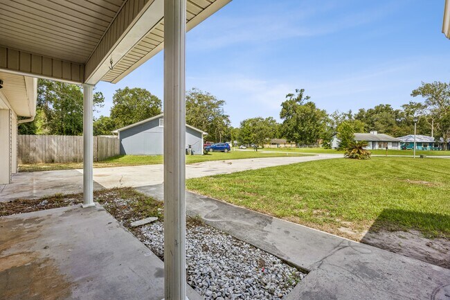 Building Photo - 117 Pinedale Dr