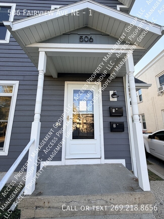 Building Photo - 506 Fairview Ave NE